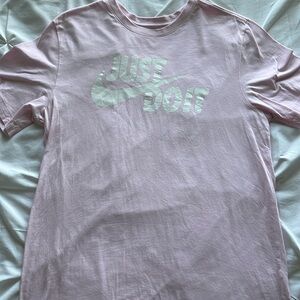 nike just do it t shirt, medium, pink